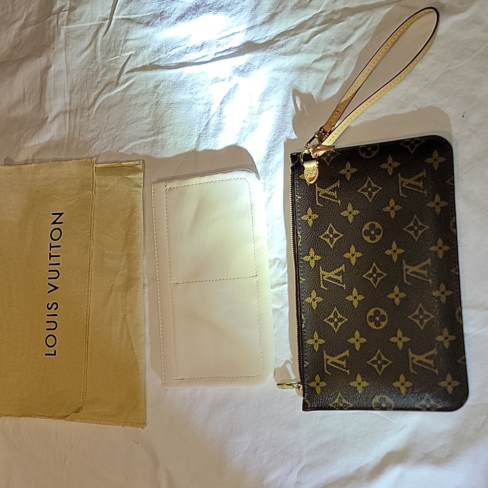 Authentic Louis Vuitton Neverfull GM Monogram Wrislet/Clutch - Picture 13 of 14